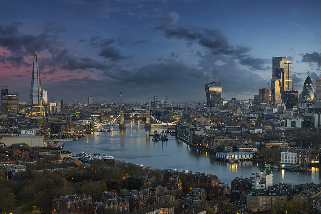 London 1316420774 Web
